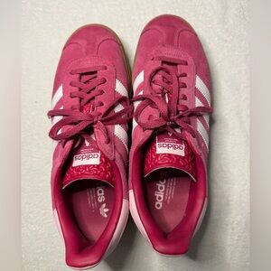 Adidas Women's Vibrant Pink Sneakers